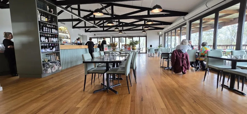 The Bend Restaurant restaurant in Barooga