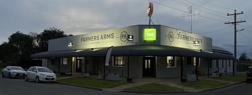 Farmers Arms Bar & Bistro restaurant in Barooga