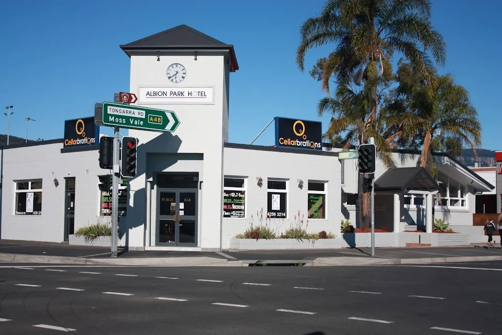 Albion Park Hotel restaurant in Barrack Heights