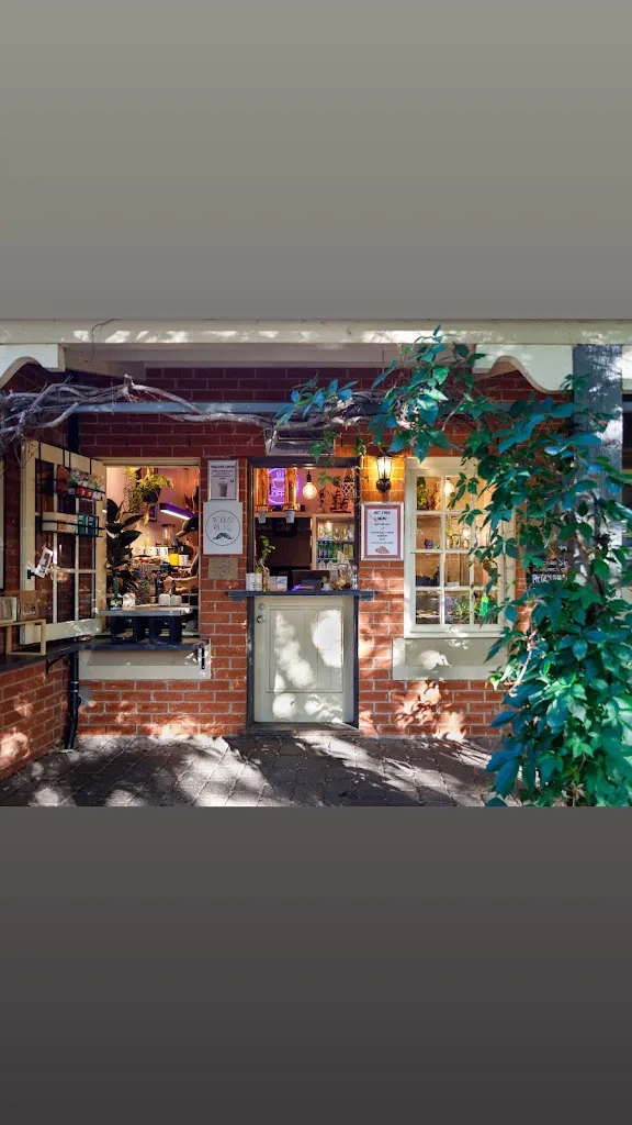 Moubar Vintage restaurant in Bathurst city centre