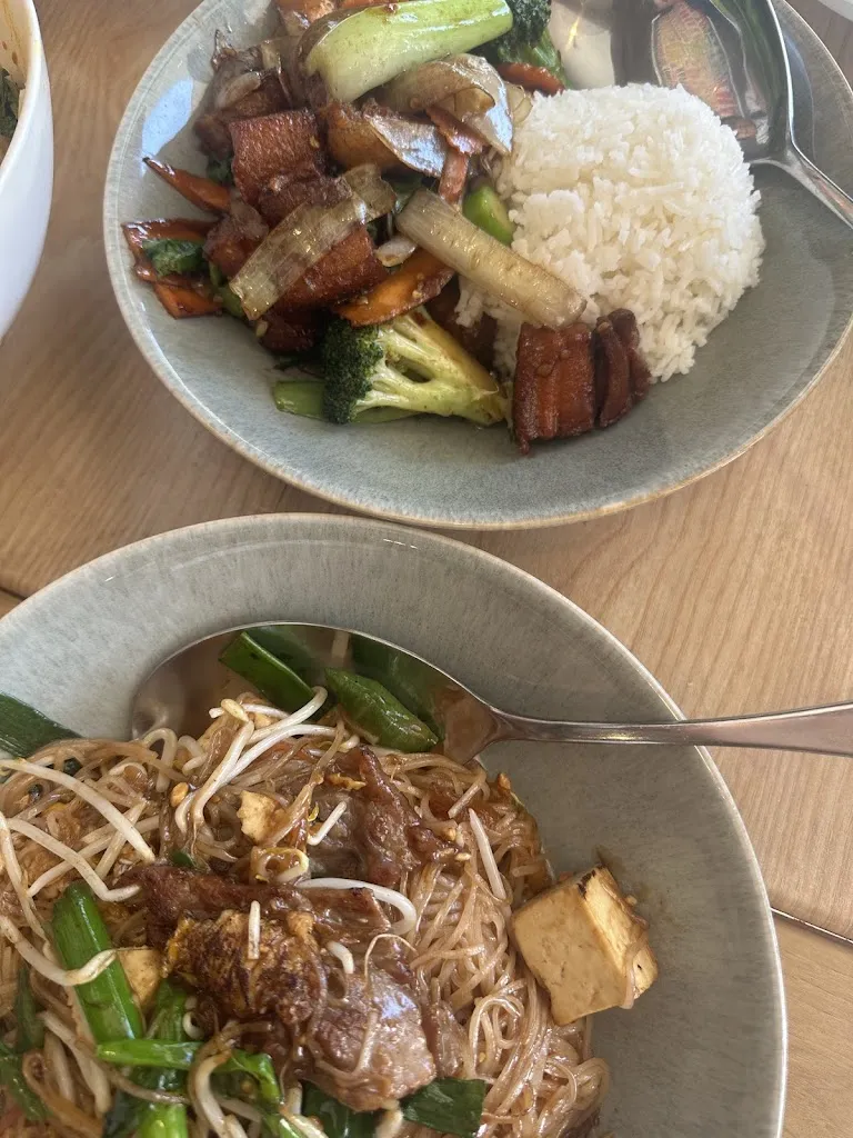 Amy@Lemon Thai - Dee Why_Beacon Hill_slider_bild_3