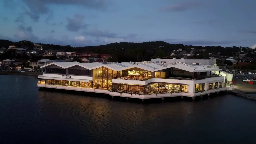 Belmont 16s Sailing Club restaurant in Belmont South