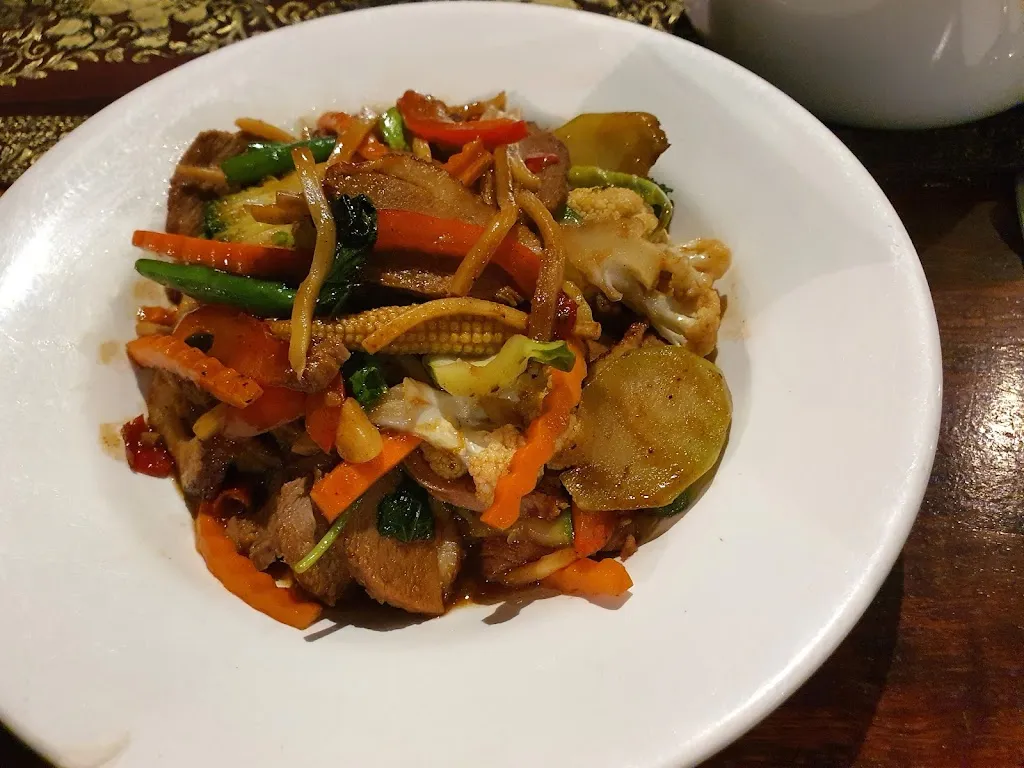 Happy Elephant Thai_Berrigan_slider_bild_3