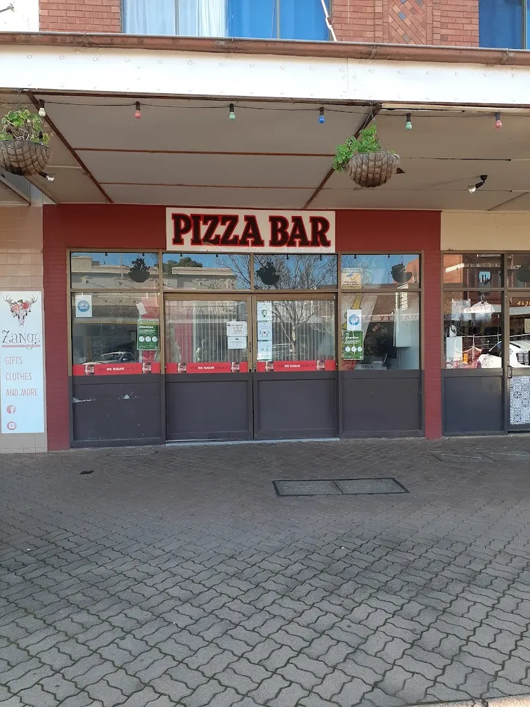 Condo Pizza Bar restaurant in Bogan