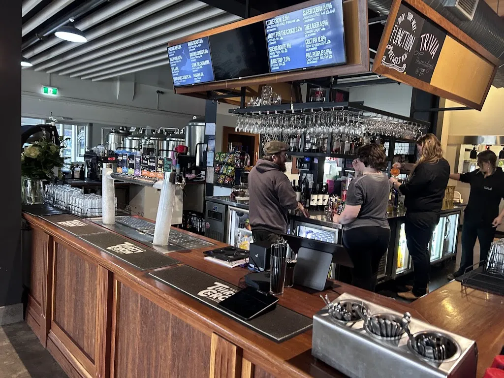 Thirsty Crow Brewery_Bourkelands_slider_imagen_3