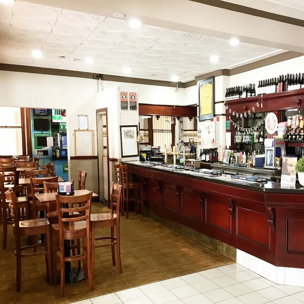 Eatons Hotel restaurant in Bulahdelah
