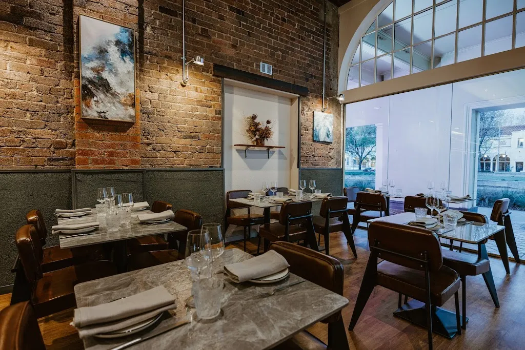 Flui restaurant in Ainslie