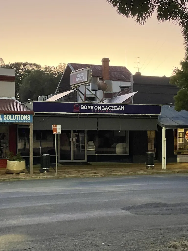 Boys on Lachlan restaurant in Carrathool