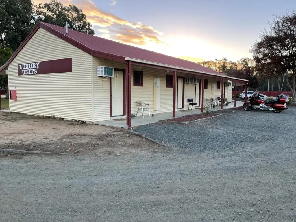 Outback Quarters Motel and Indian Restaurant restaurant in Carrathool