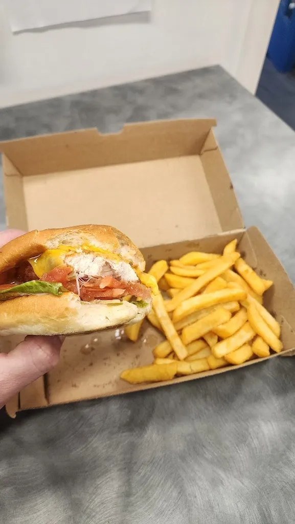 Josh C.Smith_Brunch n brew warnervale_Charmhaven_review