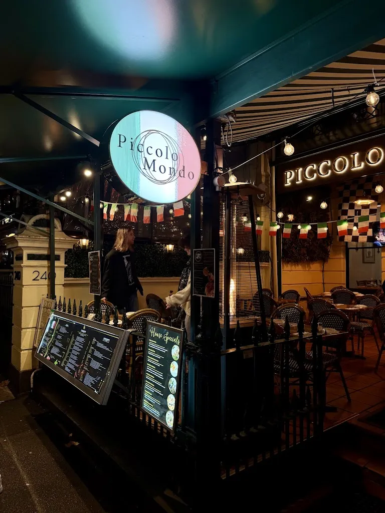 Piccolo Mondo restaurant in Florey