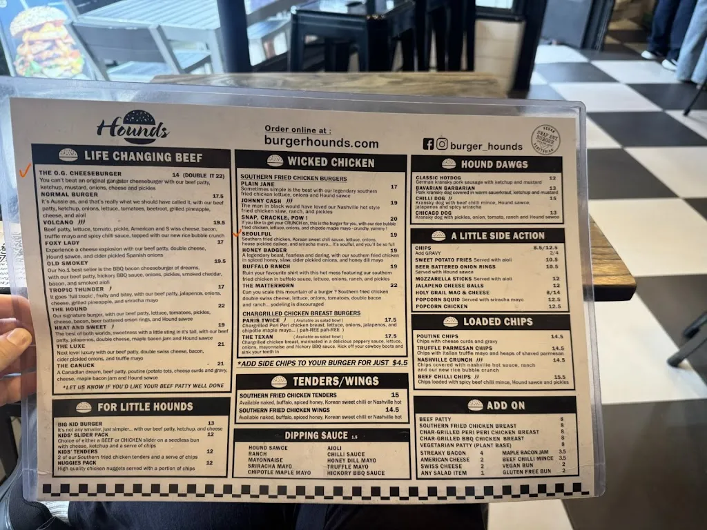 Burger Hounds restaurant in Davidson