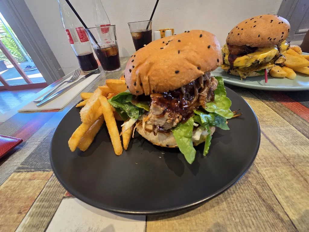 Tee L_Ben's Cafe_Faulconbridge_review