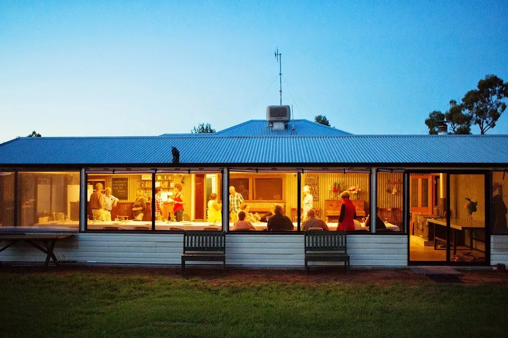 Long Table Cafe_Finley_slider_bild_2