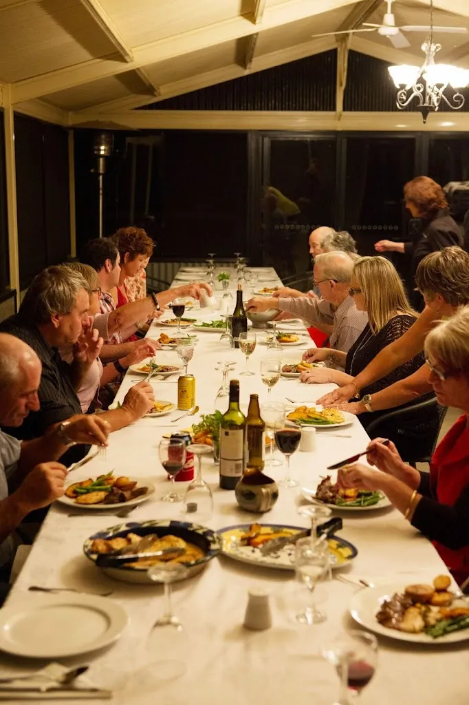Long Table Cafe_Finley_slider_bild_3