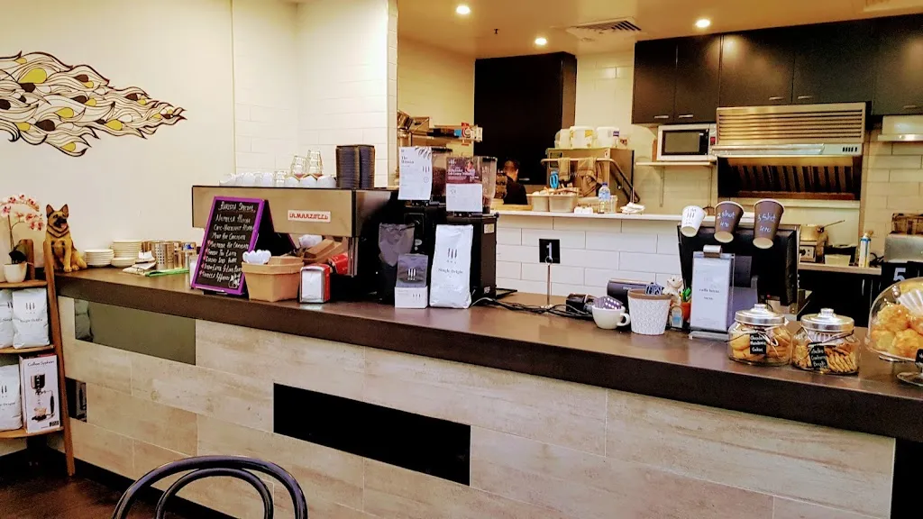 caffe luxxe restaurant in Gilmore