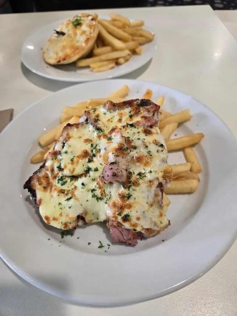The Blind Chef food by Maia restaurant in Guyra