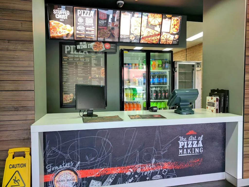 Pizza Hut Blackett restaurant in Hassall Grove