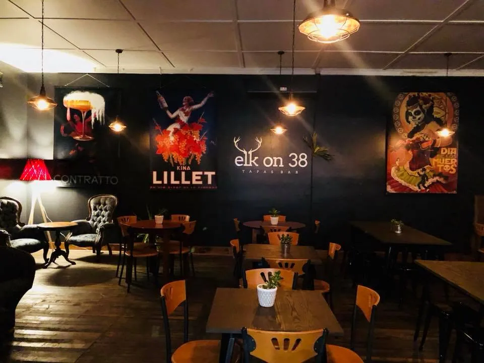 Elk on 38 restaurant in Macksville