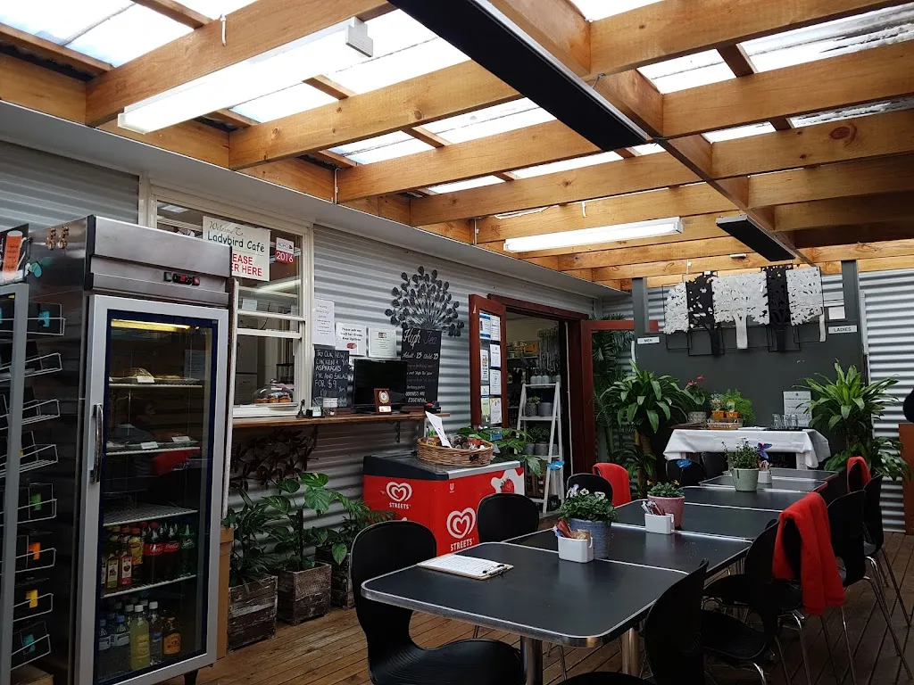 Ladybird Cafe_Mount Colah_slider_immagine_1