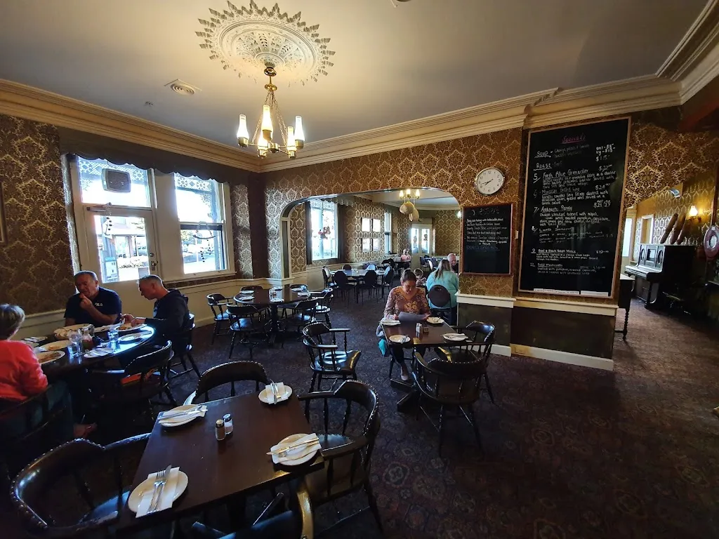 Admella's Bistro restaurant in Portland