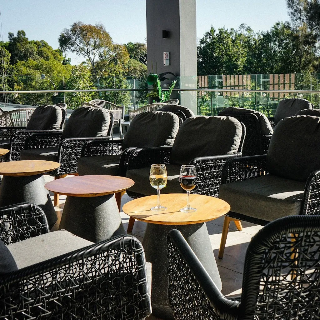 Onyx Grill restaurant in Rodd Point