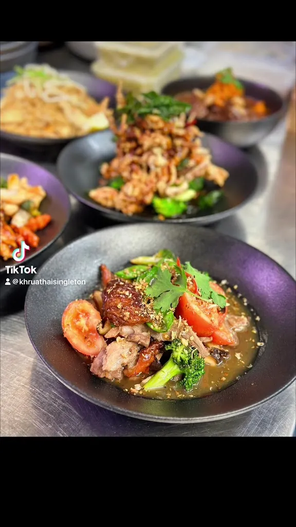 The Royal Thai Singleton_Singleton_slider_image_2
