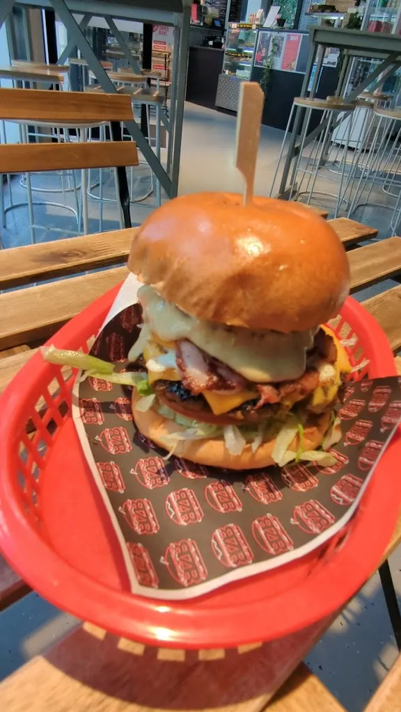 BZ Burger Belconnen restaurant in McKellar