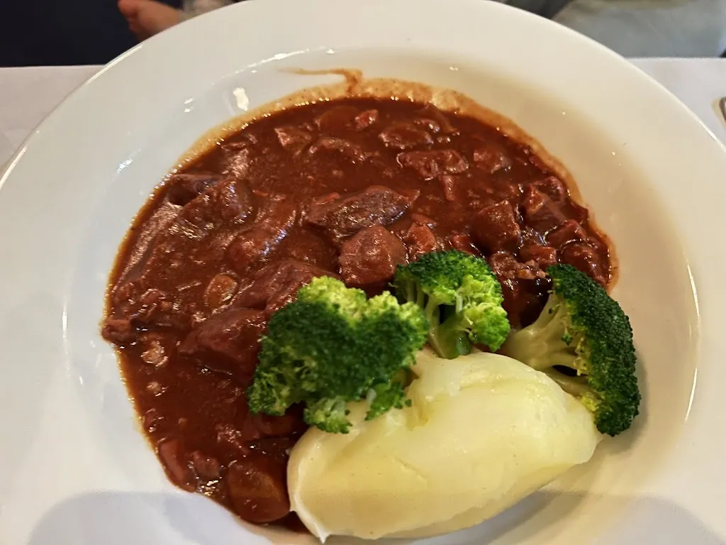 Hill Yang_Desert Lantern Restaurant_Braitling_review