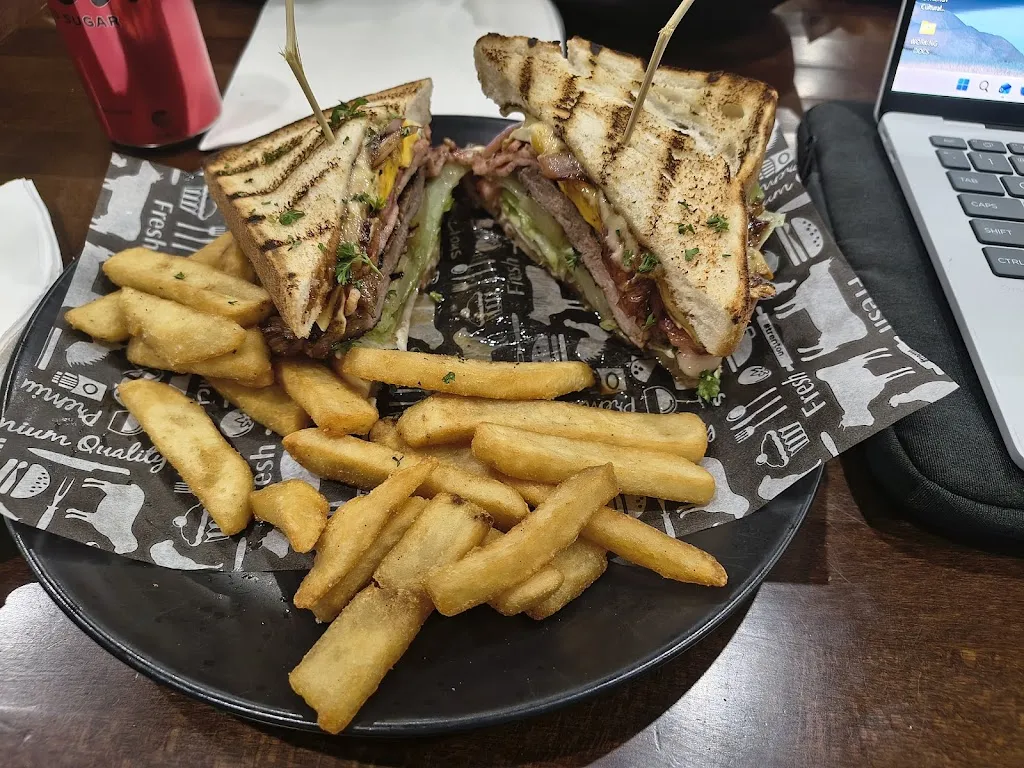 Hoppy's Cash Store restaurant in Larapinta