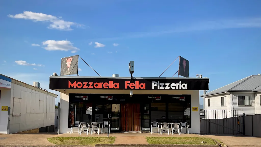 Mozzarella Fella Pizzeria restaurant in Camira