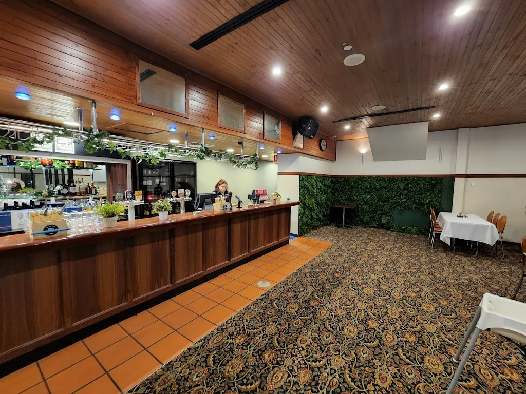 Kensington Tavern restaurant in Holmview