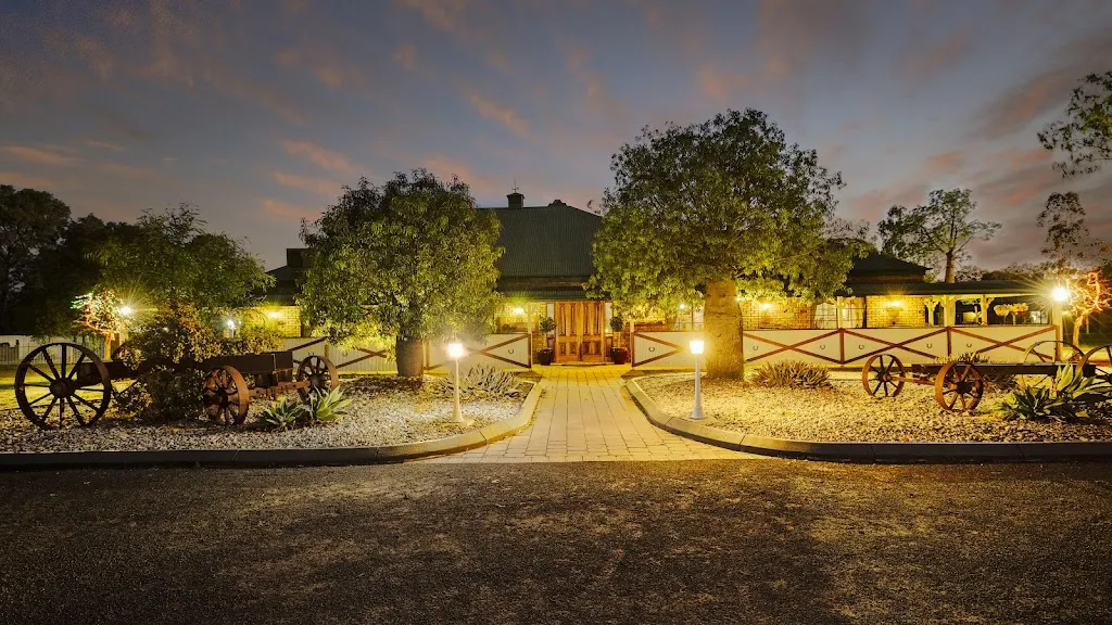 Overlander Homestead Motel 4 1/2 STARS restaurante en Roma