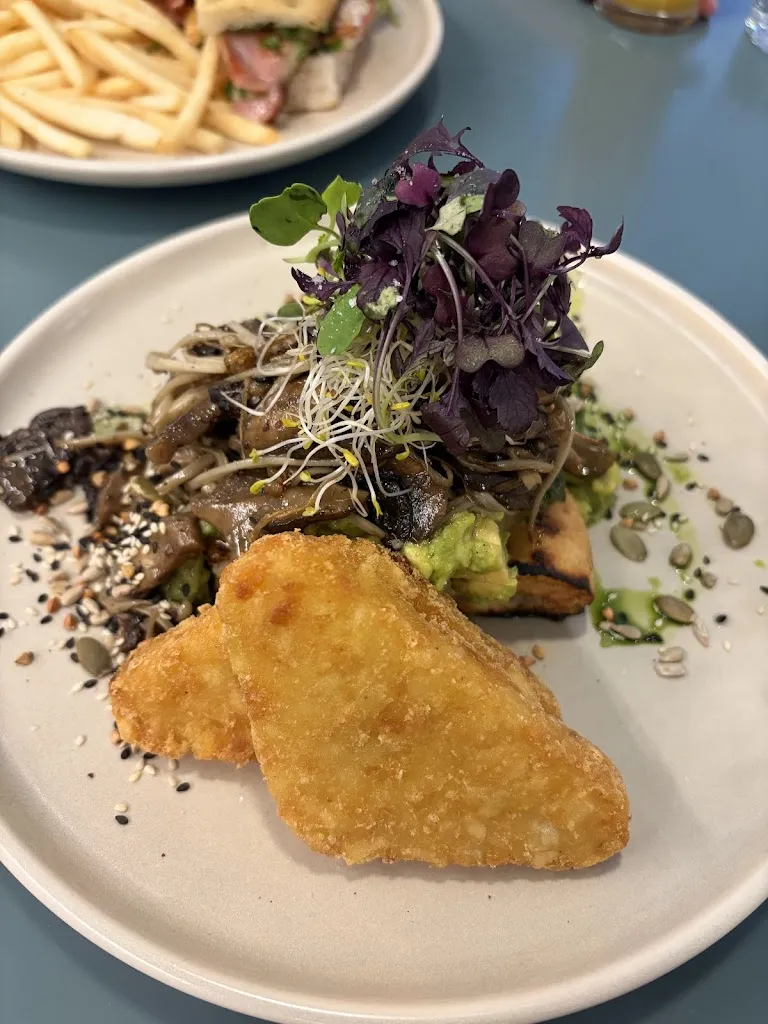 Alexia_𝗠𝗜𝗦𝗦 𝗕𝗔𝗡𝗛 𝗠𝗜_Glenalta_review
