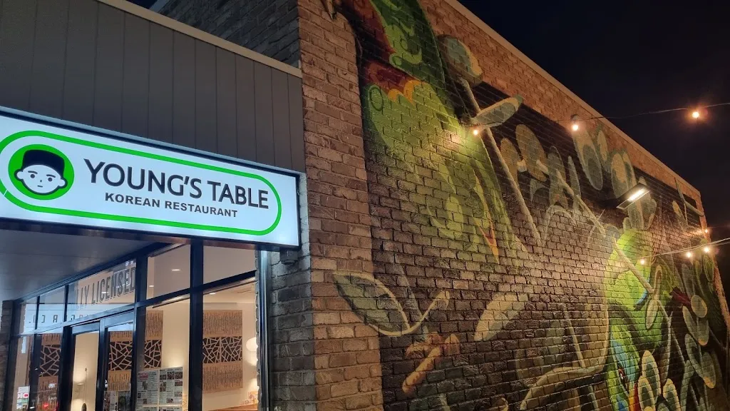 Young's Table_Kingston Beach_slider_bild_1