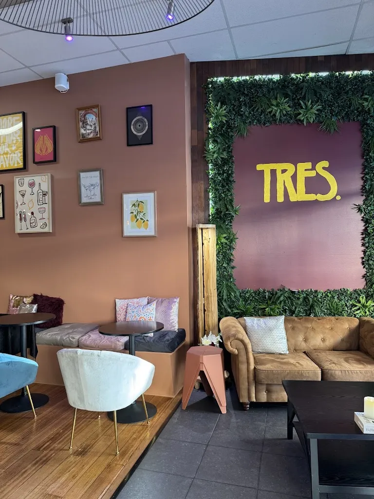 Tres Restaurant restaurant in Launceston
