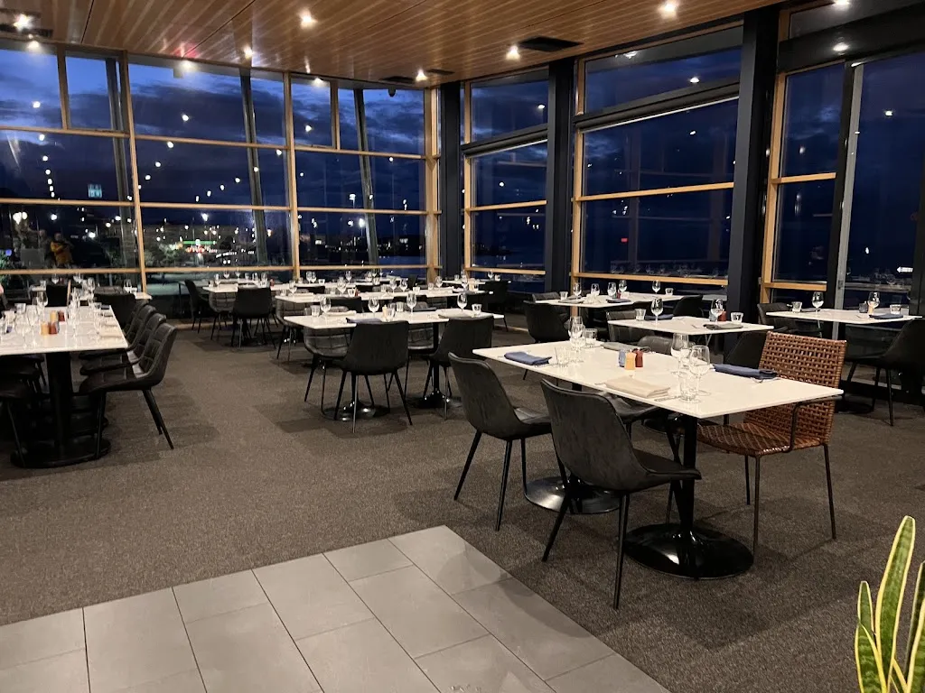 Bayviews Restaurant & Lounge Bar restaurant in Montello