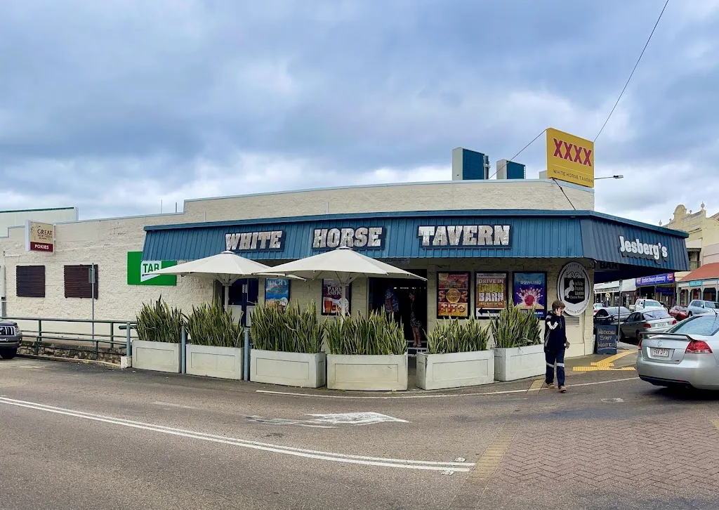 White Horse Tavern restaurant in Ravenswood