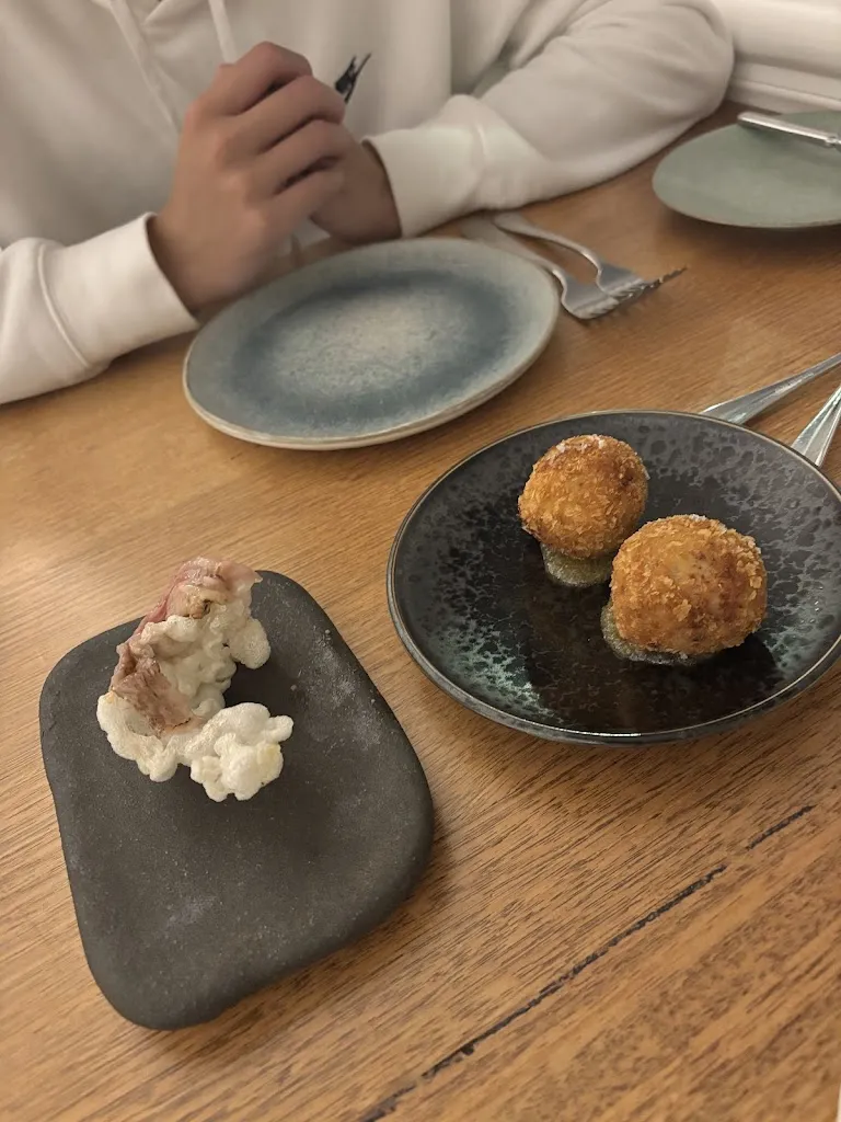 WanderingSpringRoll_Alium Dining_Bendigo_review
