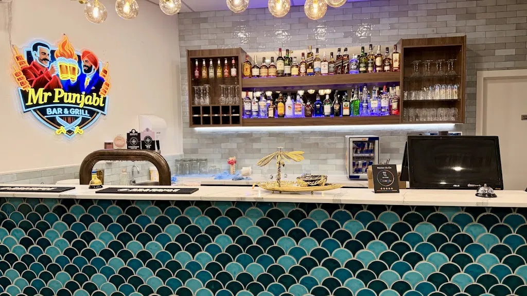 Indian Restaurant | Mr. Punjabi Bar & Grill restaurant à Doveton