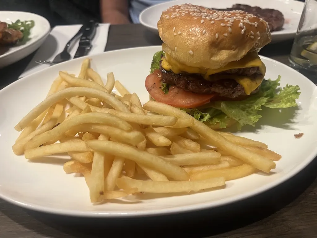 Meat Papi Restaurant Essendon_Essendon_slider_image_3