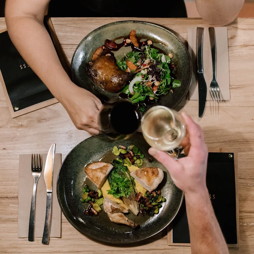 Recess Bar + Eats_Indented Head_slider_bild_3