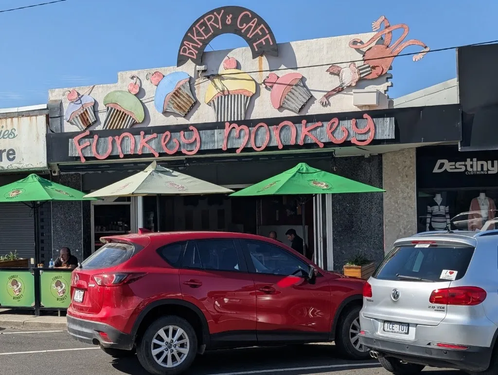 Funkey Monkey Cafe_Kalimna_slider_bild_1