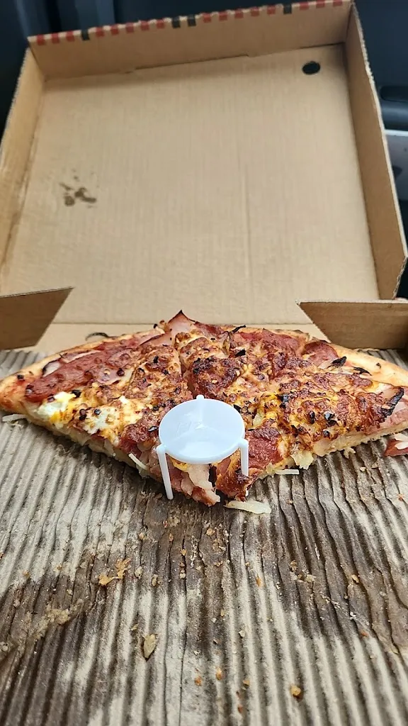 Buninyong Pizza & Hamburger House restaurant in Mount Helen