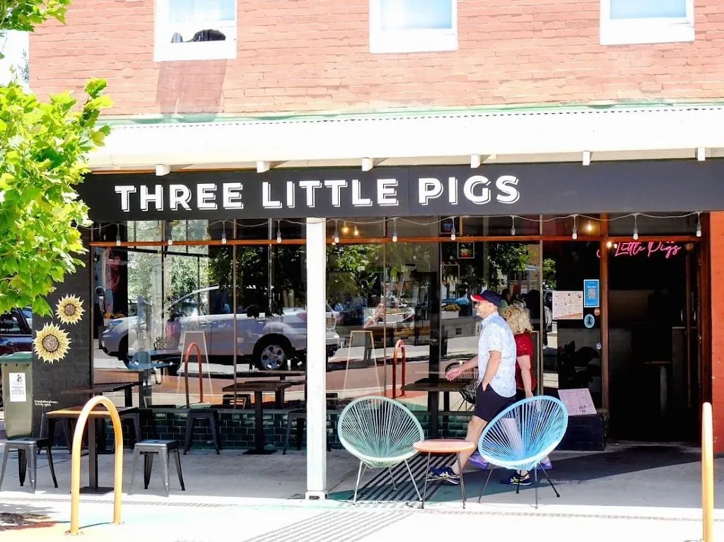 Three Little Pigs Thai & Asian Eatery restaurant in Coolbellup