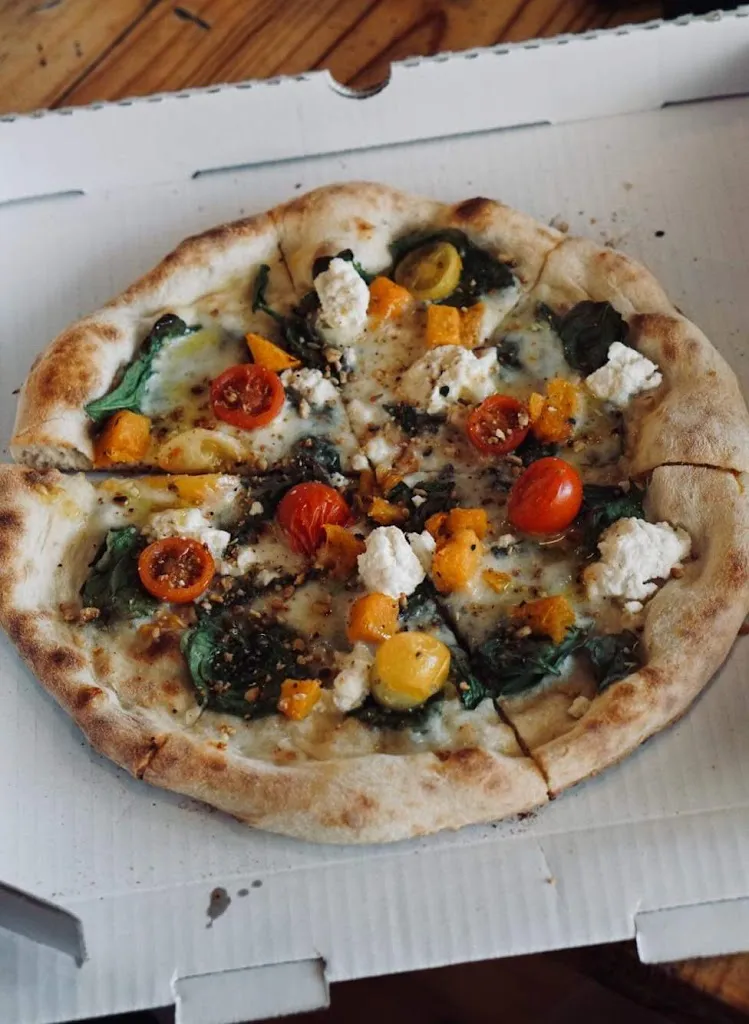 Eugene's Pizzeria_Willagee_slider_image_2