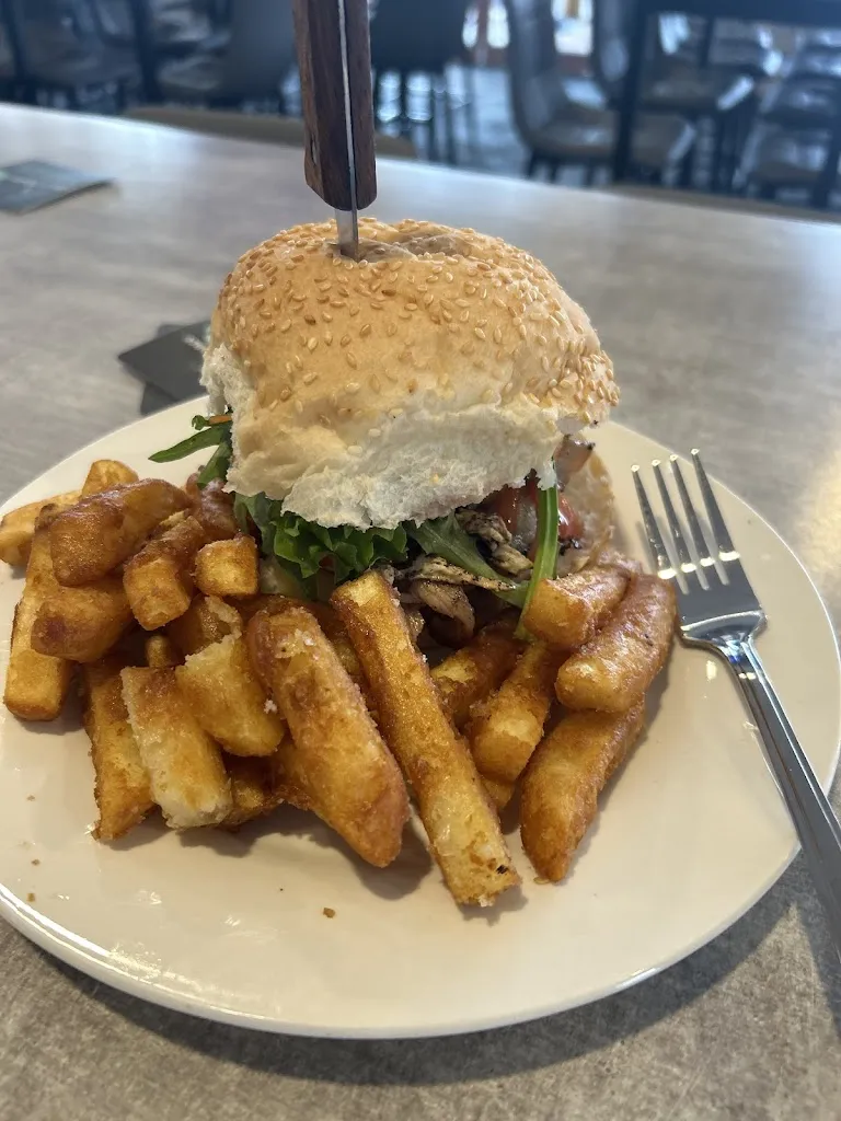 Scott Hamley_By Chance Bar & Bistro_Calwell_review