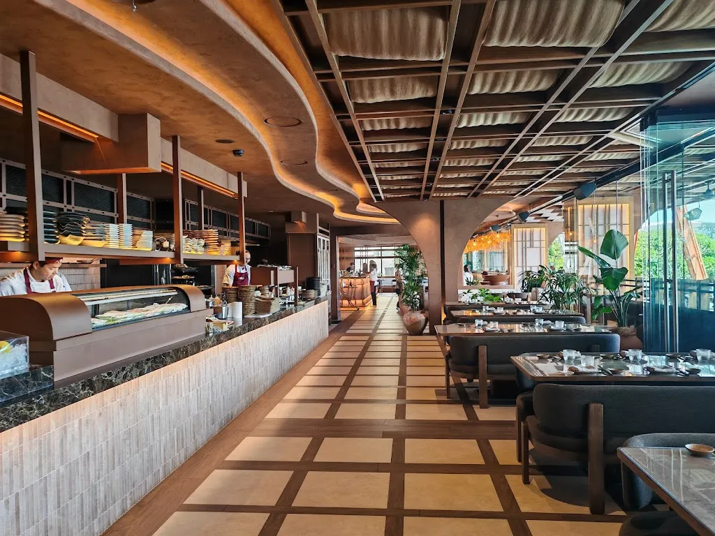 Elva Yang_AORI RESTAURANT_Balmain_bewertung