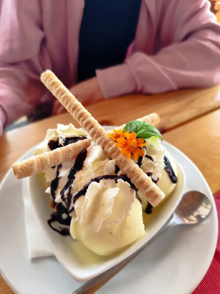 Herzl-Hütte Hochrindl ristorante a Deutsch-Griffen