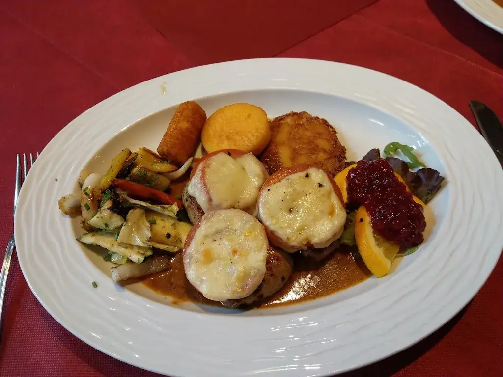 Richard Clarke_FETZ Restaurant (Tenniszentrum)_Feistritz an der Drau_avis